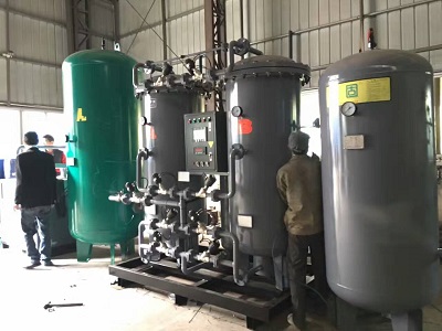 某銅(tóng)材企業250立方，純(chún)度99.99%變壓吸附制(zhi)氮機安裝現場(chǎng)
