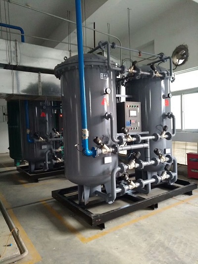 某(mou)化工企業(ye)兩台300立方(fang)，純度99.9%制氮(dan)機現場